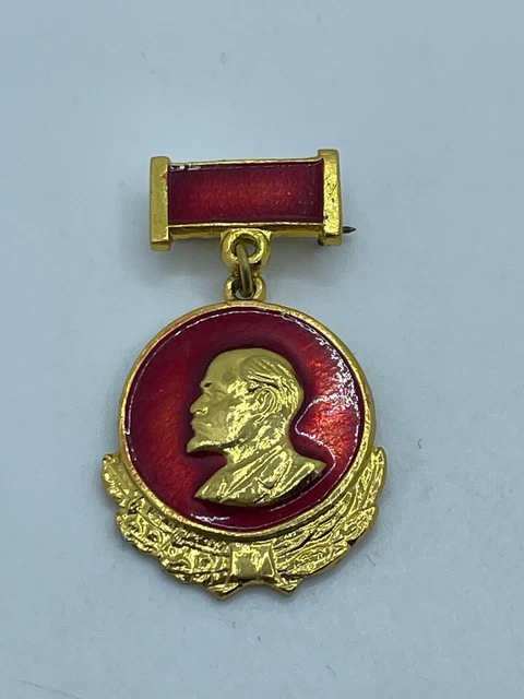IP547 - Badge D'Official of / The 10° Cross De L'Humanities (1947) - Communism