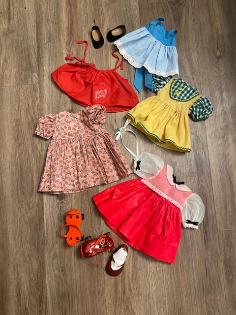 Chatty Cathy vintage and other lot 8 Chatty Cathy vintage and other lot 8