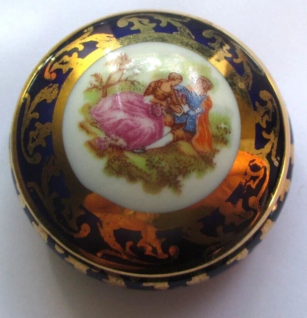 Broche Limoges En Porcelaine - Scène Galante, Monture Dorée (occasion)