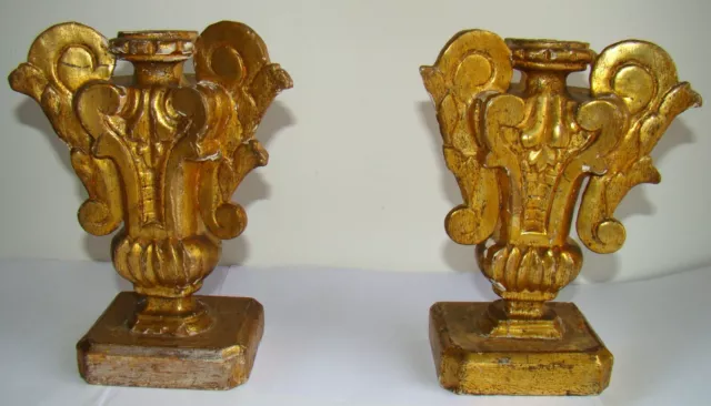 Deux parties d'objets en bois doré, sculptés, usage à determiner    #1807#