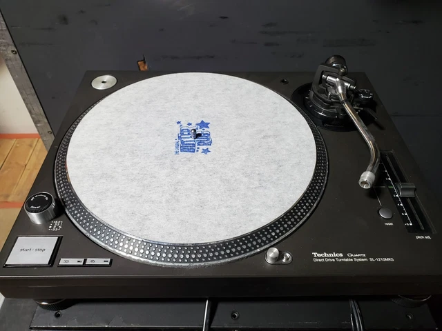 Technics Quarts Direct Drive Turntable, SL-1210MK5, W/Flight Case, Complete