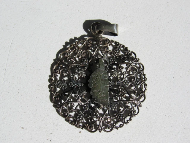 Pendentif Régionaliste Bretonne Avec Coiffe - Métal Argenté Sur Laiton - Numéro 687 - Occasion