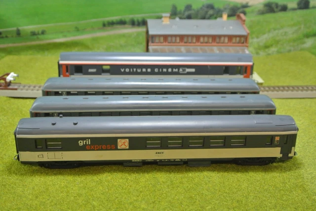 Voiture Corail FS Classe 1 – Lima Collection – Modèle Réduit Ferroviaire