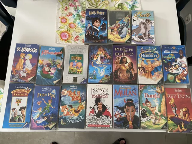 Colección de peliculas CLÁSICOS VHS de disney y warner bross en muy buen estado