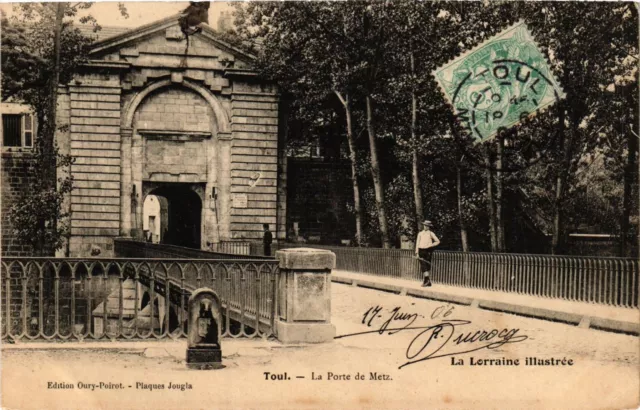 CPA TOUL - La Porte de Metz (386053)