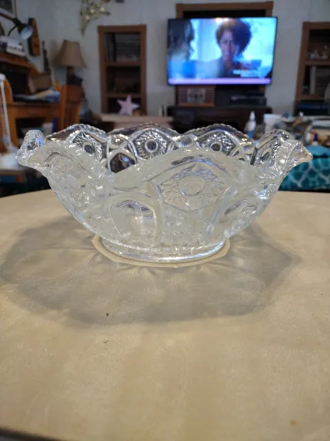 L E Smith Hobstar Clear Crystal Pressed Glass 8.5” Diameter Fruit Serving Bowl