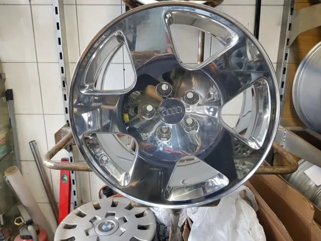 Audi Parabol 5 Arm Alufelge 17 ZOLL   5X112 (4B3 601  025 H)1 Stück