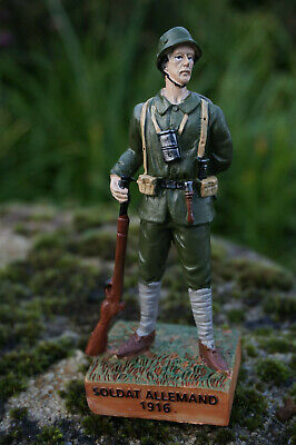 Figurine 1ère guerre Soldat de 1914-1918 Officier de Uhlan 1914 1/30 