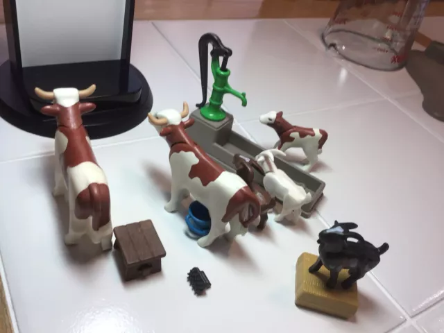 Playmobil Water Pump & Trough Farm Animals Cows Calve And Goats