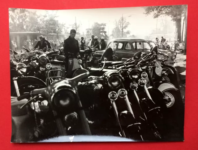 Original Gross Foto DRESDEN Platzansicht mit vielen Motorräder     ( F15183