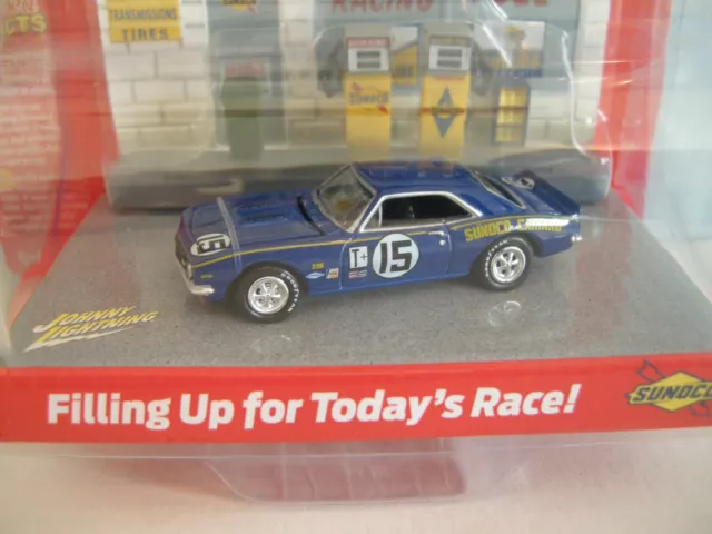 Johnny Lightning 1967 CAMARO SS, Sunoco DIORAMA - selten NUR USA - NEUWERTIG 3