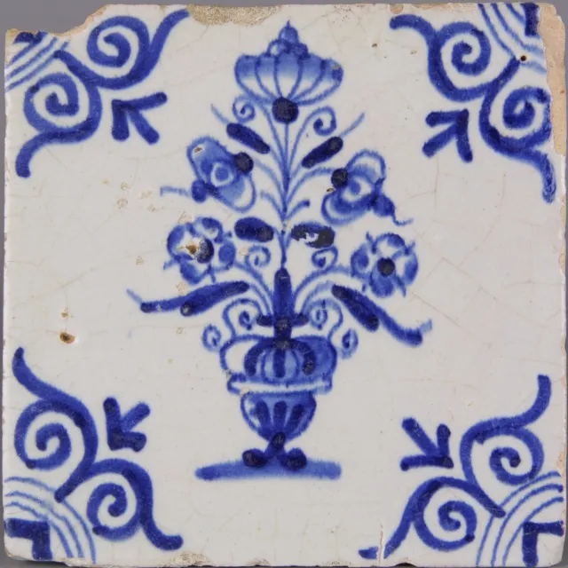 Nice Dutch Delft Blue tile, flowerpot, first half 17th. century.