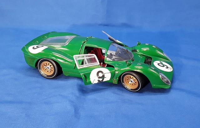 Ferrari 330 P4 Sabena N°33 – Universal Hobbies 1/18 – Jaune – Sans Boîte