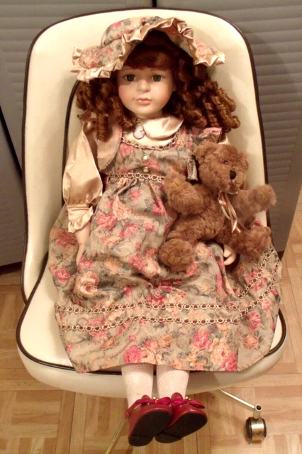 30" PORCELAIN DOLL COLLECTORS CHOICE DAN DEE-Auburn Hair Pauline+Teddy Bear, Tag