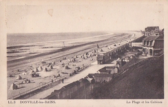 CPA 50 Approx. Granville St Pair/Mer DONVILLE-LES-BAINS La Plage Cabins & Hotels