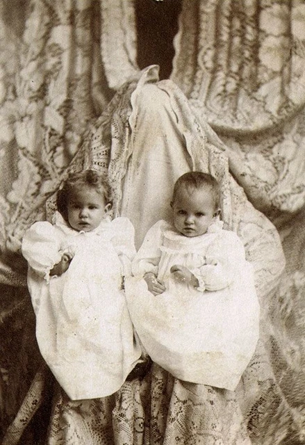 Antique Hidden Mother Photo 2039b Oddleys Strange & Bizarre