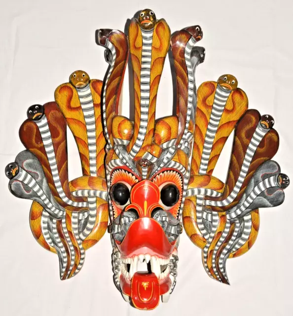 Große alte Garuda Maske Holz Thailand geschnitzt und  handbemalt H/B  80/80 cm