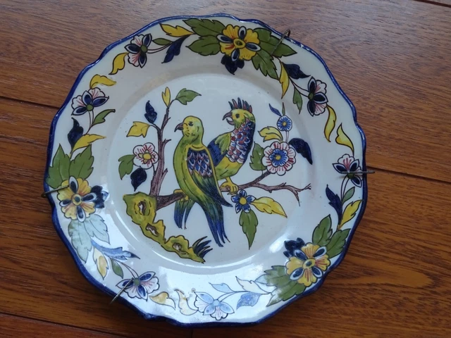 Assiette En Faïence Charolles Saint Crépin – XXe Signée N – état Impeccable