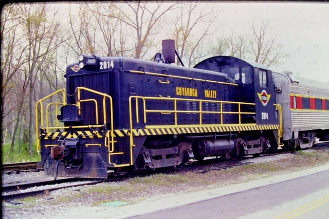 Kodachrome Original Slide Cuyahoga Diesel Switcher #2014 (1997) #CC812