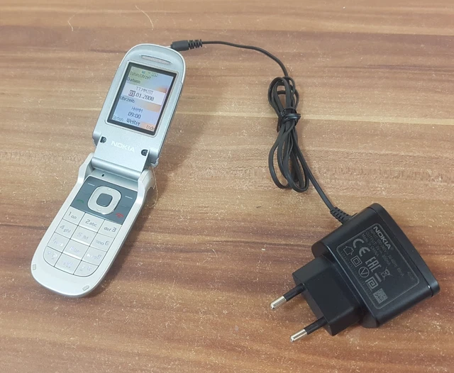 Nokia 2760 cellulare pieghevole argento cult RM-258