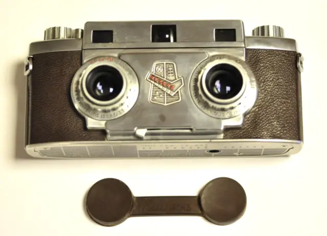 Vintage Revere Stereo model "33" 35mm camera. I
