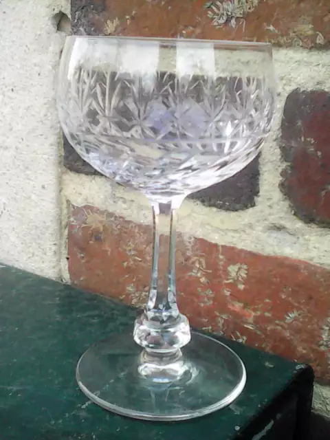 Verres à vin blanc en cristal Villeroy et Boch modèle TREVISE HAUT 11 cm. NEUF .