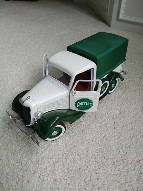 Miniature Chevrolet Solido 1/18 - Modèle Brasserie Perrier, Occasion
