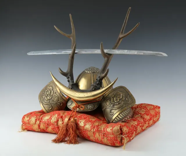Life Size Japanese Samurai Helmet -shikanosuke kabuto- with a Replica Tsushima