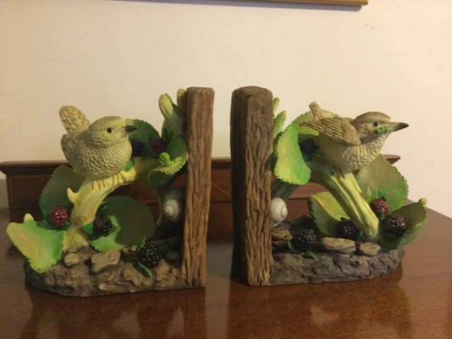 BOOKENDS, Stunning scene birds, snails, blackberries, Stunning, Originalities,