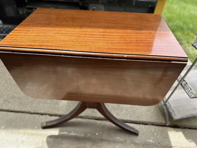 Duncan Phyfe, Antique Mahogany Table and 4 matching chairs