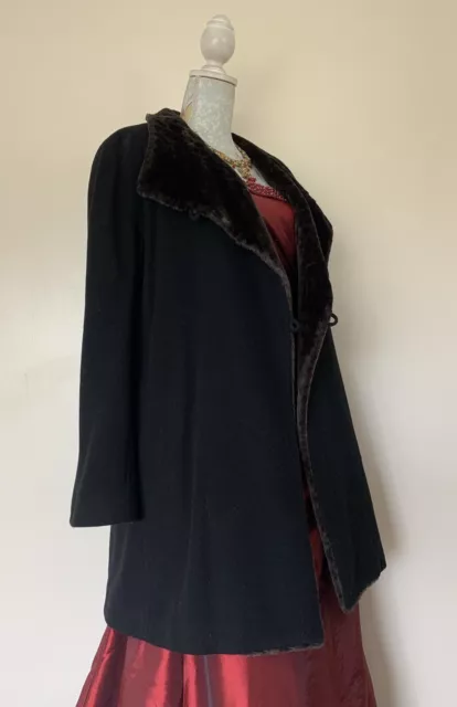 Cappotto Windsmoor vintage anni '80 misto lana nera e pelliccia finta lunghezza ginocchio taglia 10-14 3