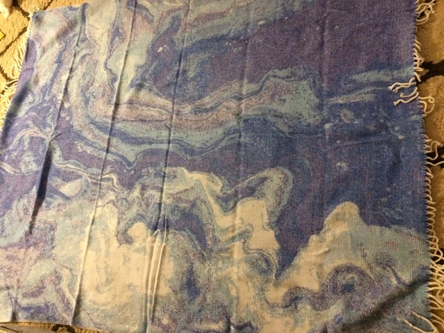 NEW Blue & White Marbled Throw blanket - Xhilaration Size: 50"x60" FREE S/H !! NEW Blue & White Marbled Throw blanket - Xhilaration Size: 50"x60" FREE S/H !!