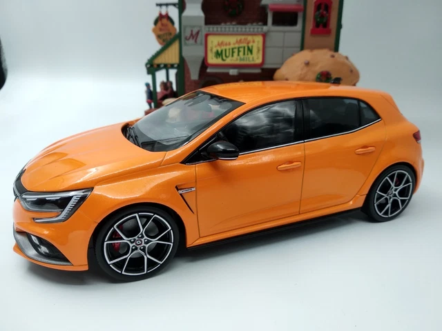 RENAULT MEGANE R.S Trophy 2022,orange, echelle 1/18 ,Norev , 24cm,neuve ...