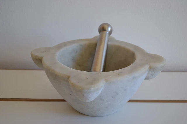 ANCIEN GROS MORTIER en marbre avec bec verseur, 26,5cm, H: 15cm, 7,1kg