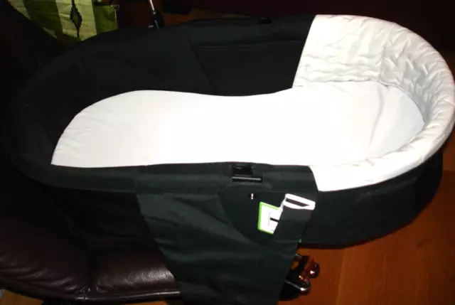 Cuna/moisés de transporte Stokke negro sin cubierta ni dosel - en excelente estado