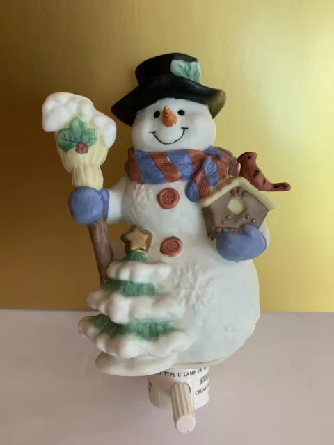 Plug-in Holiday Time snowman Nightlight And Diffuser, Avon Collectibles.