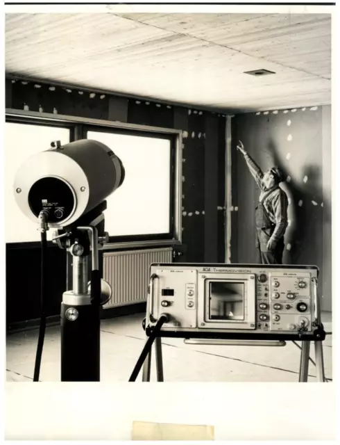 Modèle Infrared camera - Aga thermovision, 1965 Vintage silver print Tirage ar