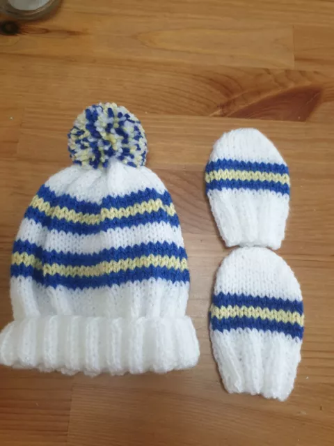 Hand Knitted baby hat Leeds United FC Pom Pom Hat And Mitts 0 To 3 Months