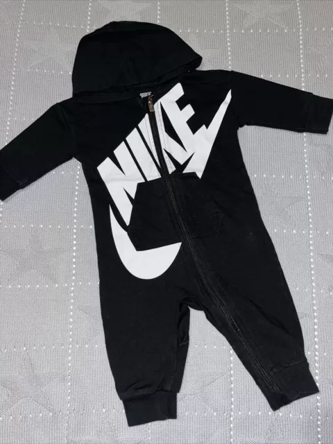 NIKE ❤️ Baby Unisex ❤️ Overall * Strampler ❤️ Schwarz ❤️ mit Kapuze ❤️ Gr. 62 68