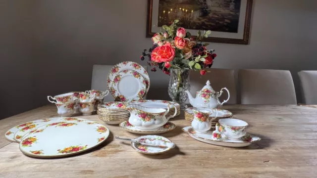 Royal Albert Old Country Roses Fine Bone China Dish Set teapot and serving piece