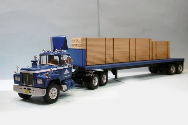34919 IXO / ALTAYA / PETERBILT 281 SEMI TRANSPORT DE BOIS USA