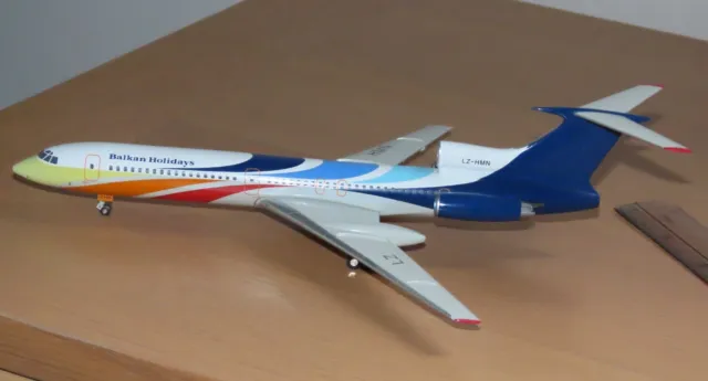 Aviation 200 Balkan Holidays Tupolev TU-154M Die Cast Model 1:200 LZ-HMN 2154006