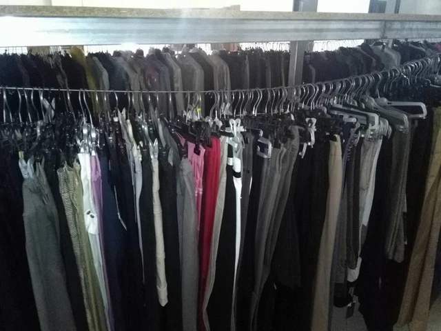 STOCK ABBIGLIAMENTO DONNA Firmato autunno inverno a partire da 1