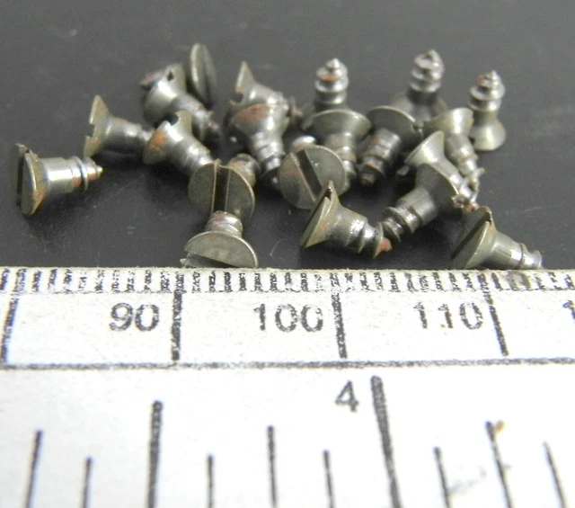Lot De 28 Anciennes Vis à Bois En Acier – Tête Fendue, Dimensions 3 X 25 Mm – Pour Bricolage Vintage