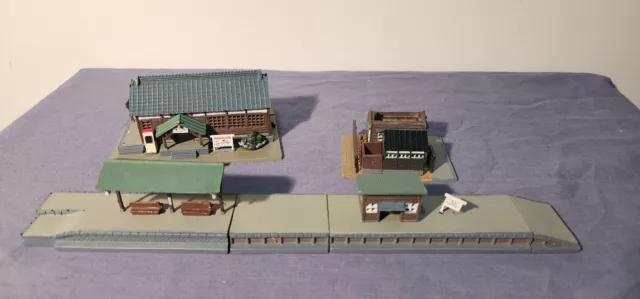 N scale TOMYTEC 073 TRAIN STATION - pre-owned & incomplete