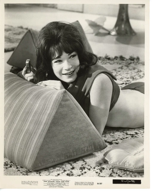 SHIRLEY MacLAINE – "JOHN GOLDFARB, PLEASE COME HOME" – ORIGINAL 1964 MOVIE PHOTO