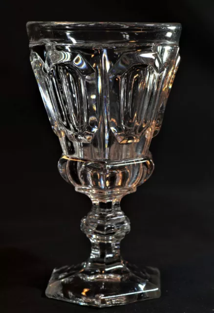 Beau lourd et grand verre à absinthe en cristal beau décor  XIX ième