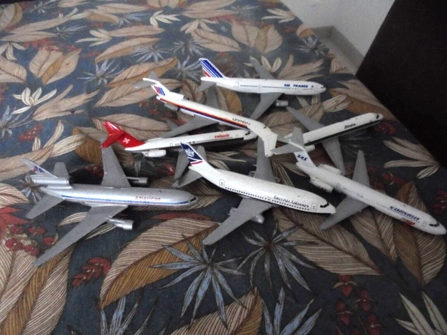 Lot d'anciens avions, A300 B Airbus, Spitfire, Matchbox, en métal