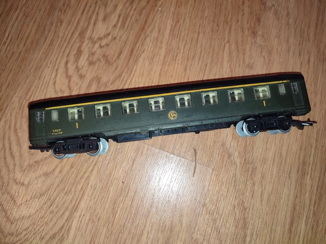 Wagon Voyageur SNCF 2e Classe Vert – Macket Y381 – échelle Ho – Occasion (soufflet Abîmé)