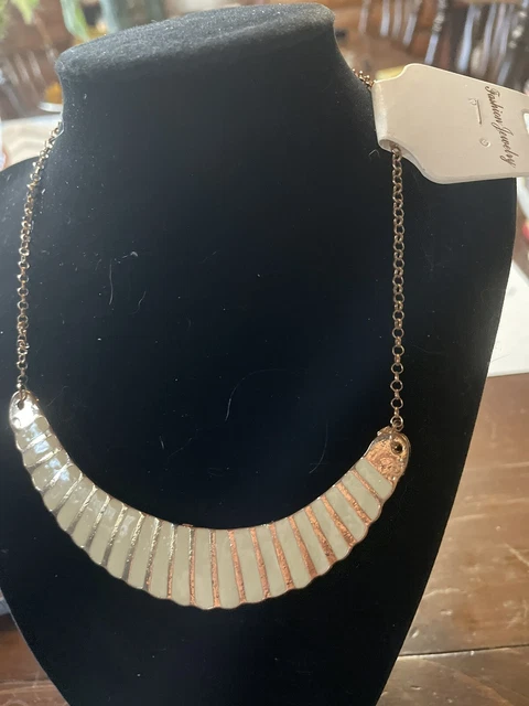 Women Fancy Gold Metal Fashion Jewelry Choker Short Necklace  Ref CN 23
